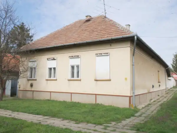Eladó családi ház, Ceglédbercel 4 szoba 130 m² 24.99 M Ft