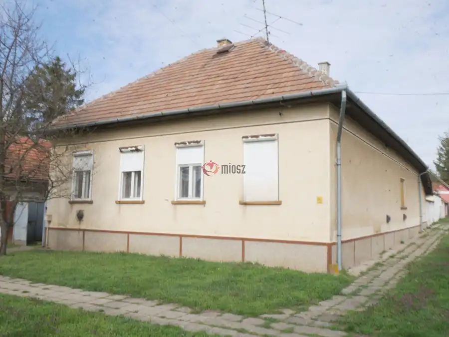 eladó családi ház, Ceglédbercel