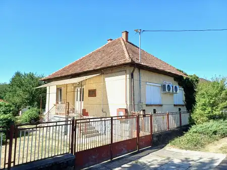 eladó családi ház, Cered