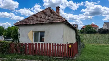 eladó családi ház, Cered