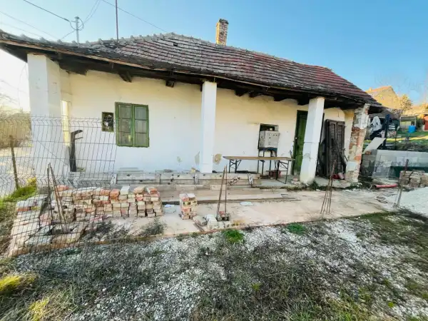Eladó családi ház, Csabdi 2 szoba 900 m² 21.99 M Ft