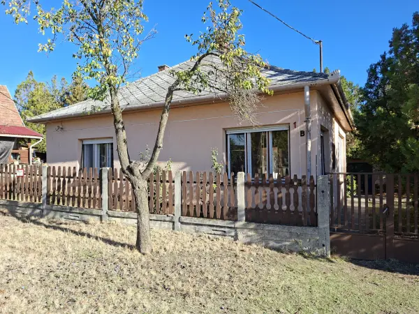 Eladó családi ház, Csákvár 3 szoba 95 m² 53 M Ft