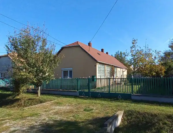Eladó családi ház, Csákvár 2+1 szoba 90 m² 39.5 M Ft