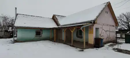 eladó családi ház, Csány