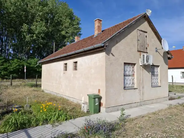 Eladó családi ház, Csemő 2 szoba 50 m² 27.9 M Ft