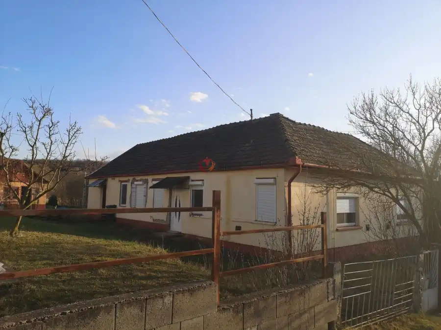 eladó családi ház, Cserháthaláp