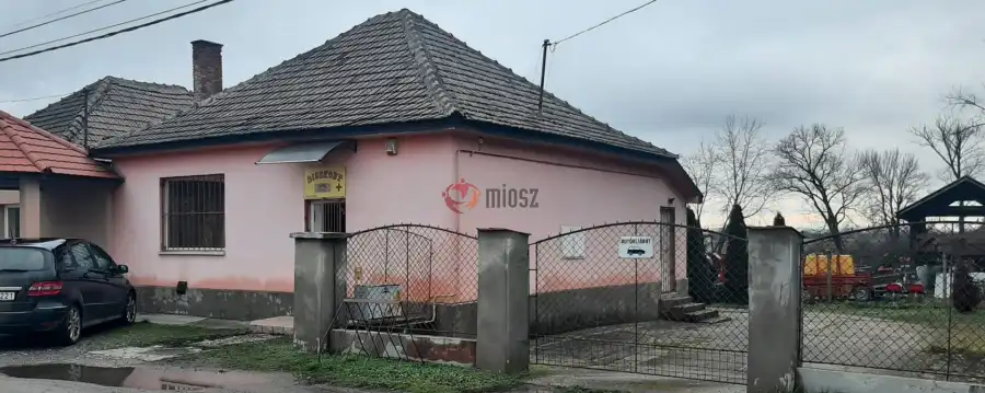 eladó családi ház, Csobaj