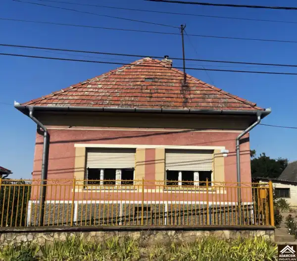 Eladó családi ház, Dabas 2 szoba 66 m² 34.5 M Ft
