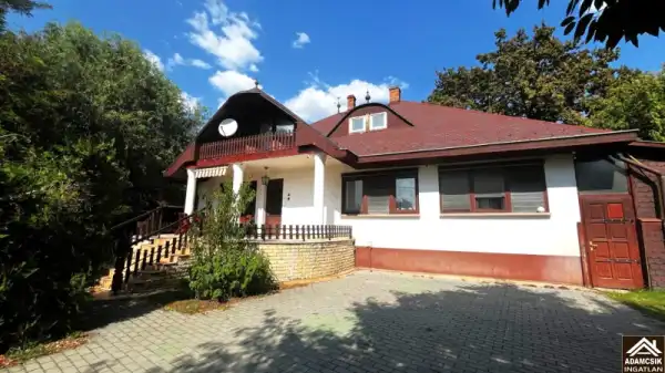 Eladó családi ház, Dabas 6 szoba 200 m² 109 M Ft