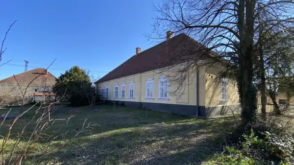 Eladó családi ház, Dabas 5+1 szoba 213 m² 153.9 M Ft