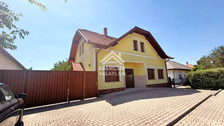 eladó családi ház, Dabas