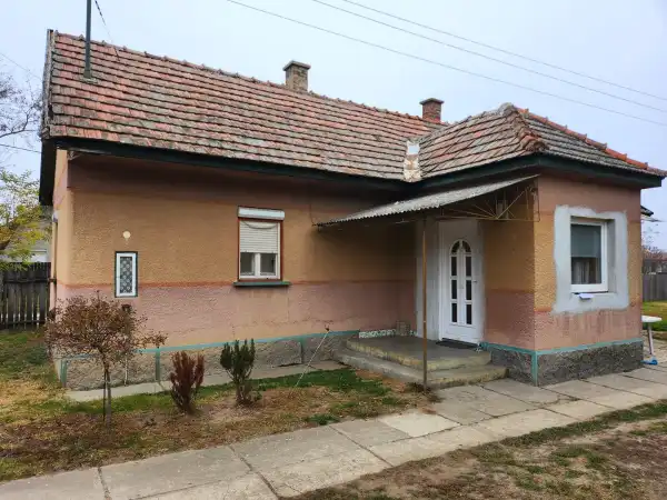 Eladó családi ház, Dabas 1 szoba 53 m² 30 M Ft