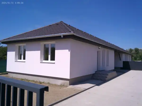Eladó családi ház, Dánszentmiklós 3 szoba 60 m² 48.9 M Ft