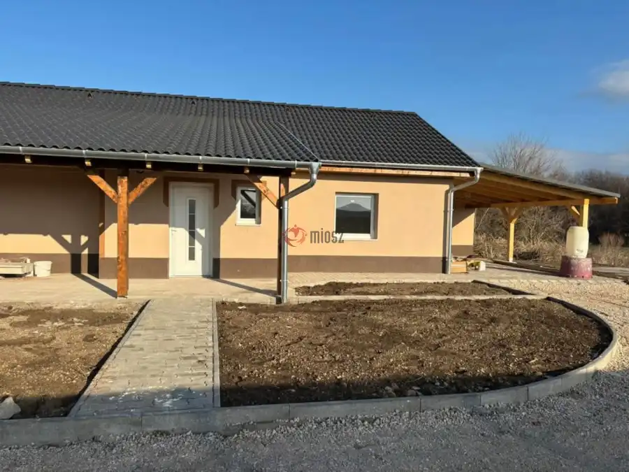 eladó családi ház, Daruszentmiklós