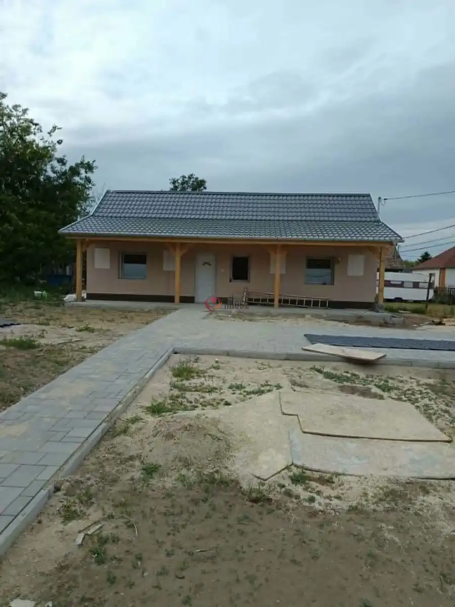 eladó családi ház, Daruszentmiklós
