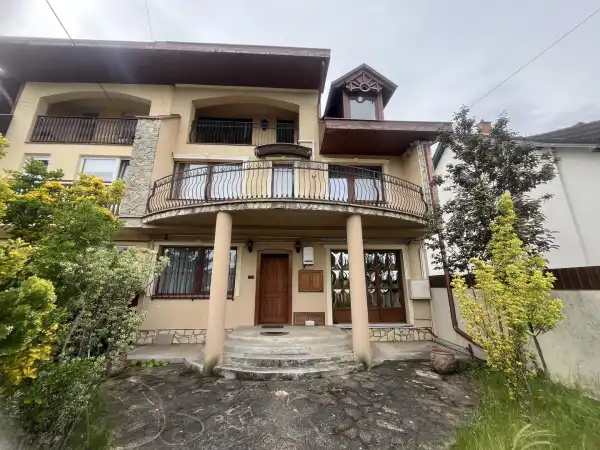 Eladó családi ház, Debrecen 6 szoba 240 m² 192 M Ft