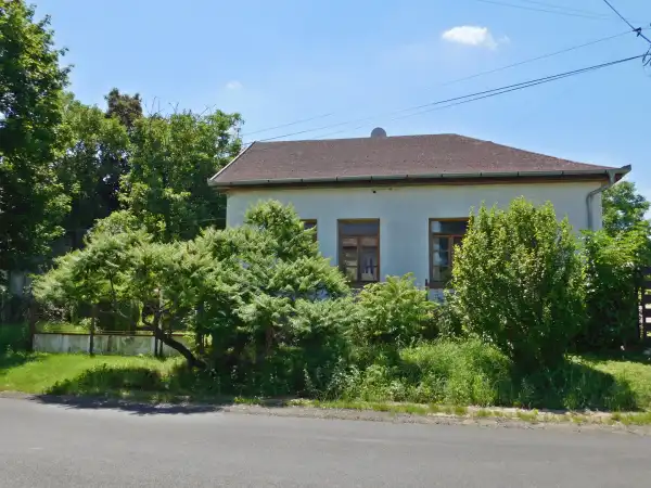 Eladó családi ház, Diósjenő 4 szoba 138 m² 53.9 M Ft