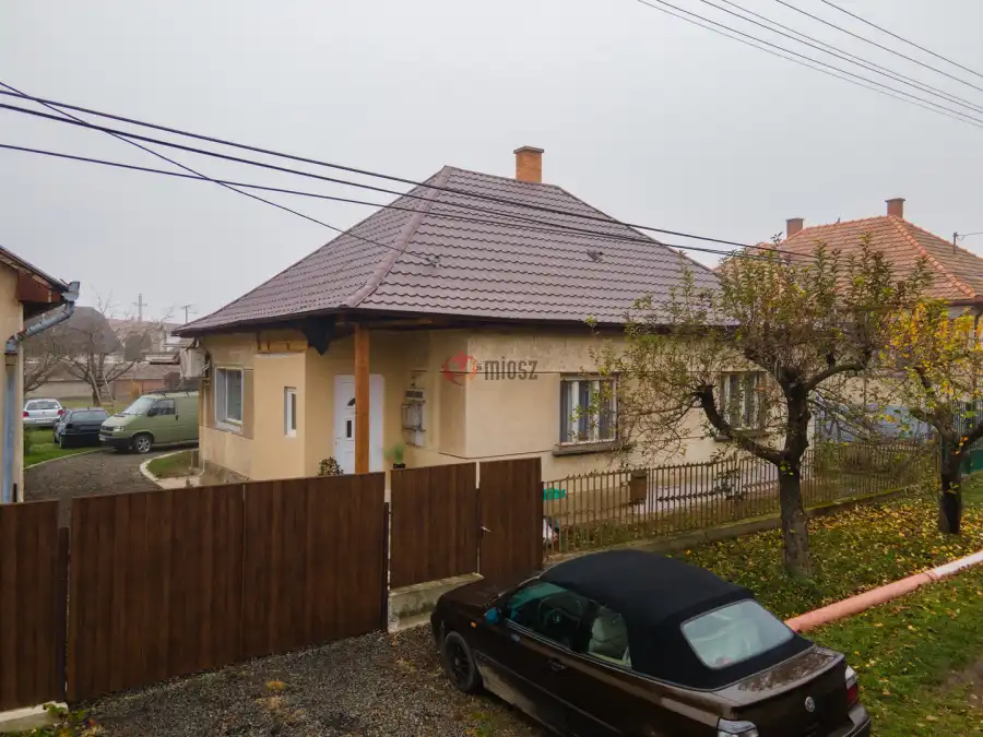 eladó családi ház, Diósjenő