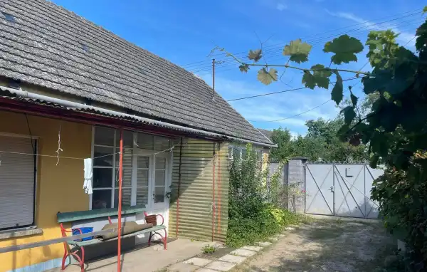 Eladó családi ház, Dunaföldvár 2 szoba 70 m² 23 M Ft