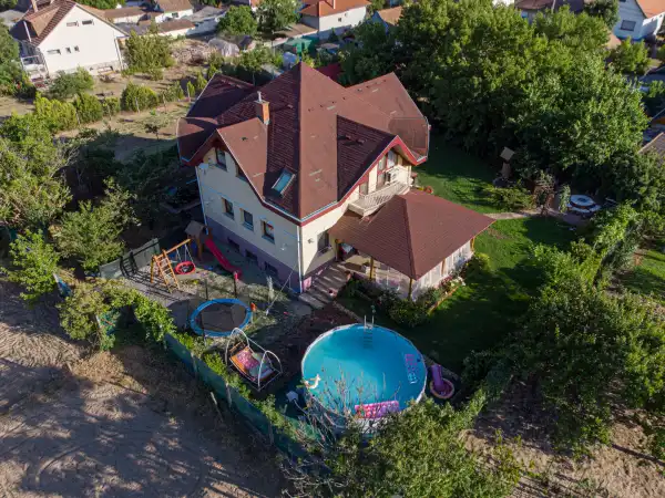 Eladó családi ház, Dunaharaszti 10 szoba 434 m² 195 M Ft