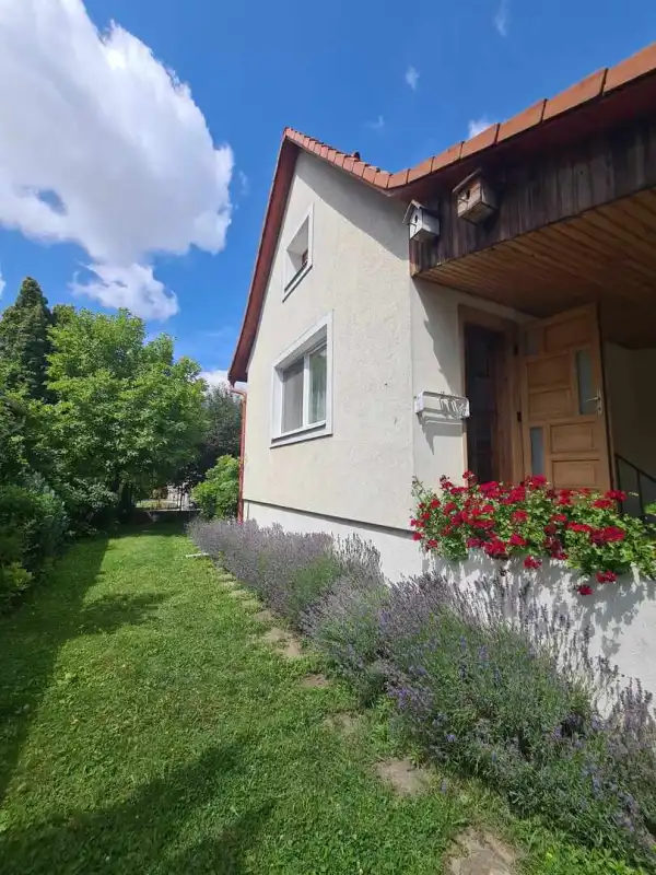Eladó családi ház, Dunaújváros 4+1 szoba 181 m² 89 M Ft