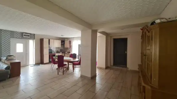 Eladó családi ház, Dunaújváros 3 szoba 125 m² 51.9 M Ft