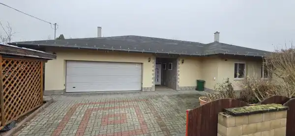 Eladó családi ház, Dunavarsány 5 szoba 220 m² 149.9 M Ft