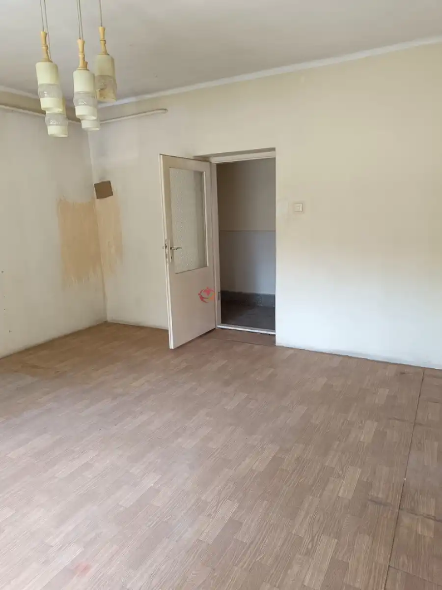 eladó családi ház, Eger-Felnémet