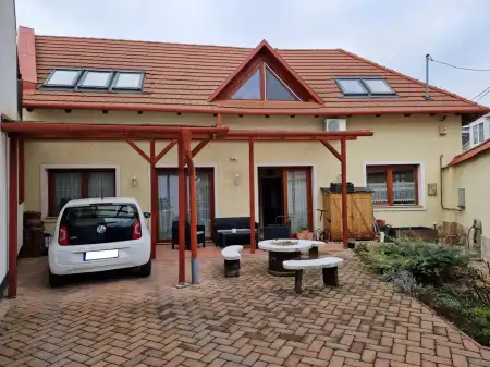 eladó családi ház, Eger