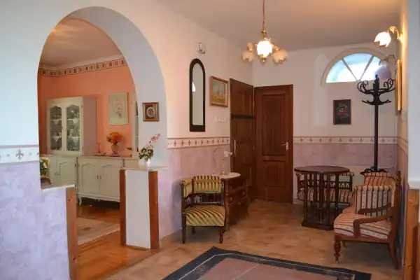 Eladó családi ház, Eger 7+1 szoba 326 m² 120 M Ft