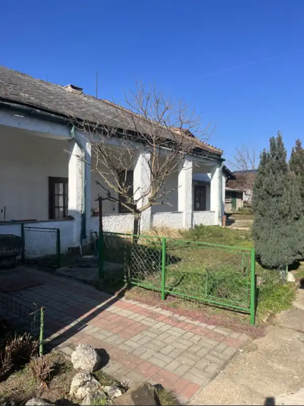 Eladó családi ház, Ercsi 5 szoba 144 m² 44.8 M Ft