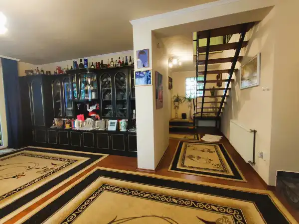 Eladó családi ház, Érd 4 szoba 255 m² 212 M Ft