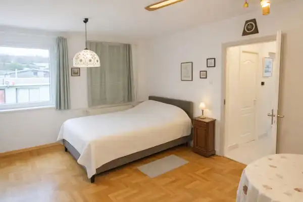 Eladó családi ház, Erdőkertes 4 szoba 200 m² 97.9 M Ft