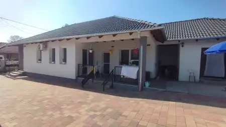 eladó családi ház, Erdőkertes