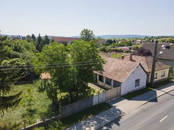 Eladó családi ház, Érsekvadkert 1 szoba 59 m² 19 M Ft