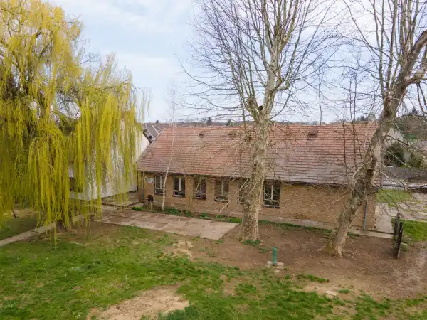 Eladó családi ház, Érsekvadkert 6 szoba 246 m² 50 M Ft