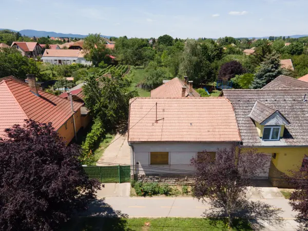 Eladó családi ház, Érsekvadkert 4 szoba 122 m² 42.9 M Ft