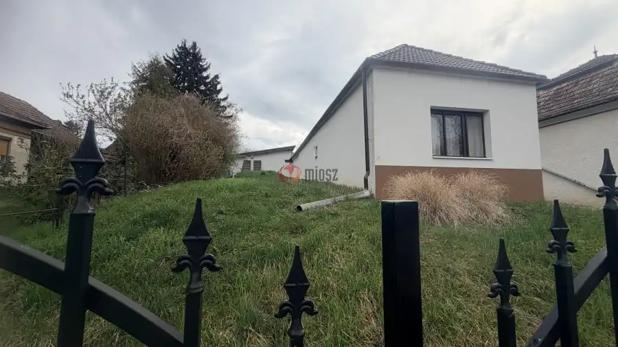 eladó családi ház, Esztergályhorváti