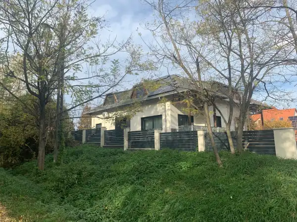 Eladó családi ház, Etyek 5 szoba 197 m² 144.9 M Ft