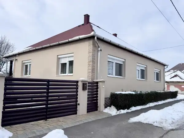 Eladó családi ház, Füzesabony 4 szoba 135 m² 83.9 M Ft