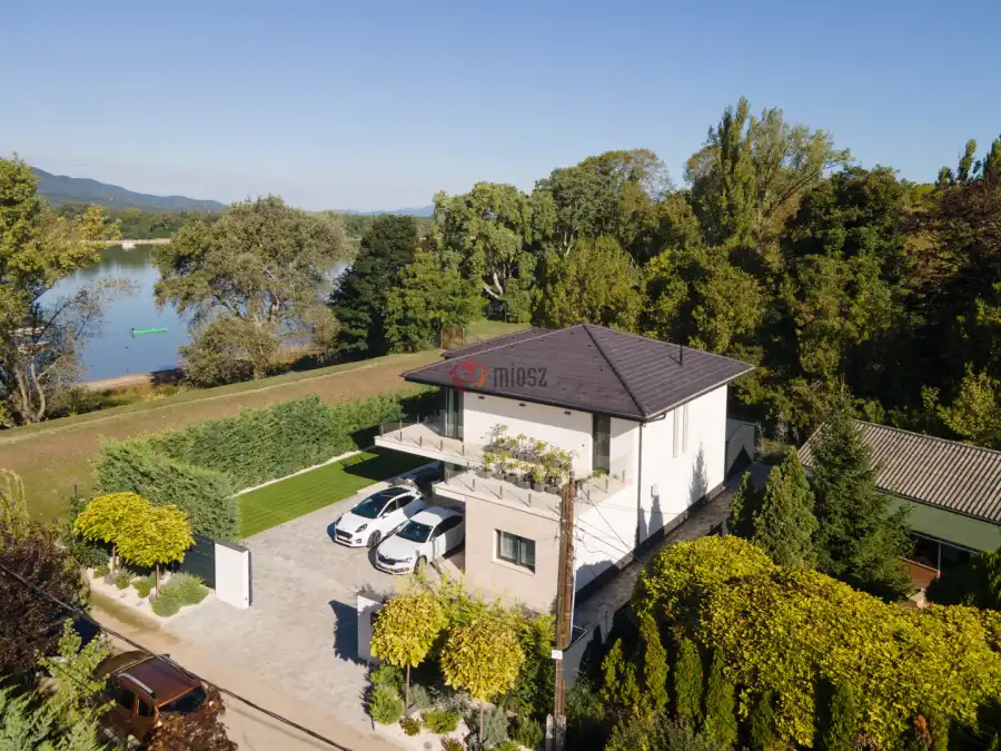 eladó családi ház, Göd