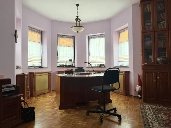 Eladó családi ház, Gödöllő 7 szoba 300 m² 330 M Ft