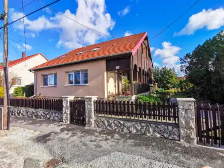 eladó családi ház, Győr