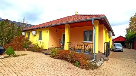 eladó családi ház, Győr