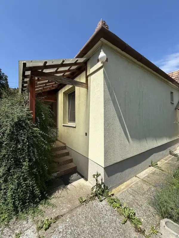 Eladó családi ház, Győrszentiván 3 szoba 82 m² 64 M Ft