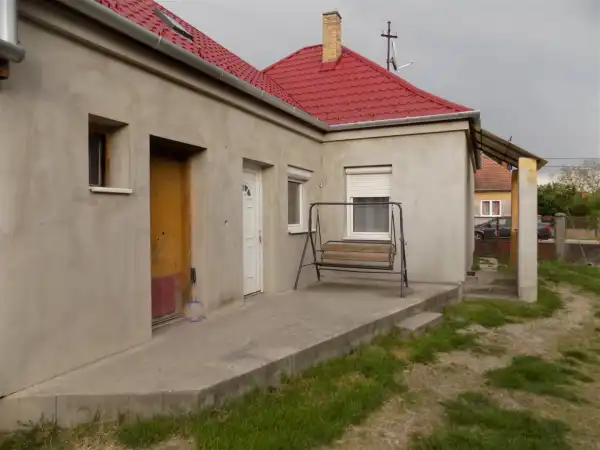 Eladó családi ház, Győrújfalu 2 szoba 72 m² 48 M Ft