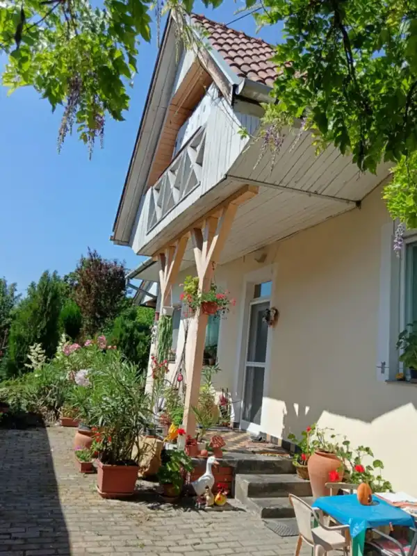 Eladó családi ház, Gyula 9 szoba 260 m² 119 M Ft