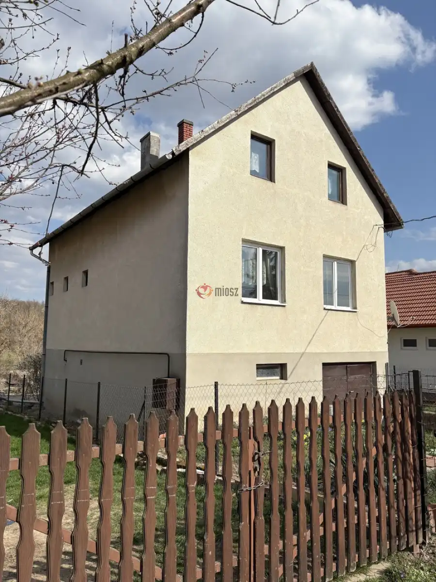 eladó családi ház, Gyúró