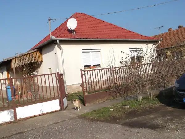 Eladó családi ház, Hajdúböszörmény 2+1 szoba 76 m² 45 M Ft