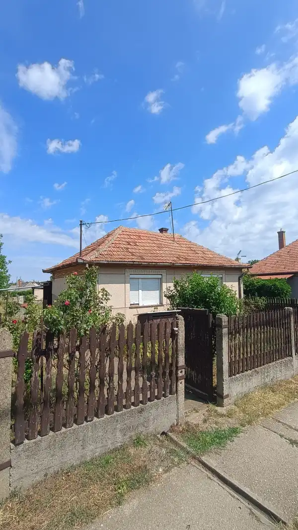 Eladó családi ház, Hajdúböszörmény 2 szoba 68 m² 42 M Ft